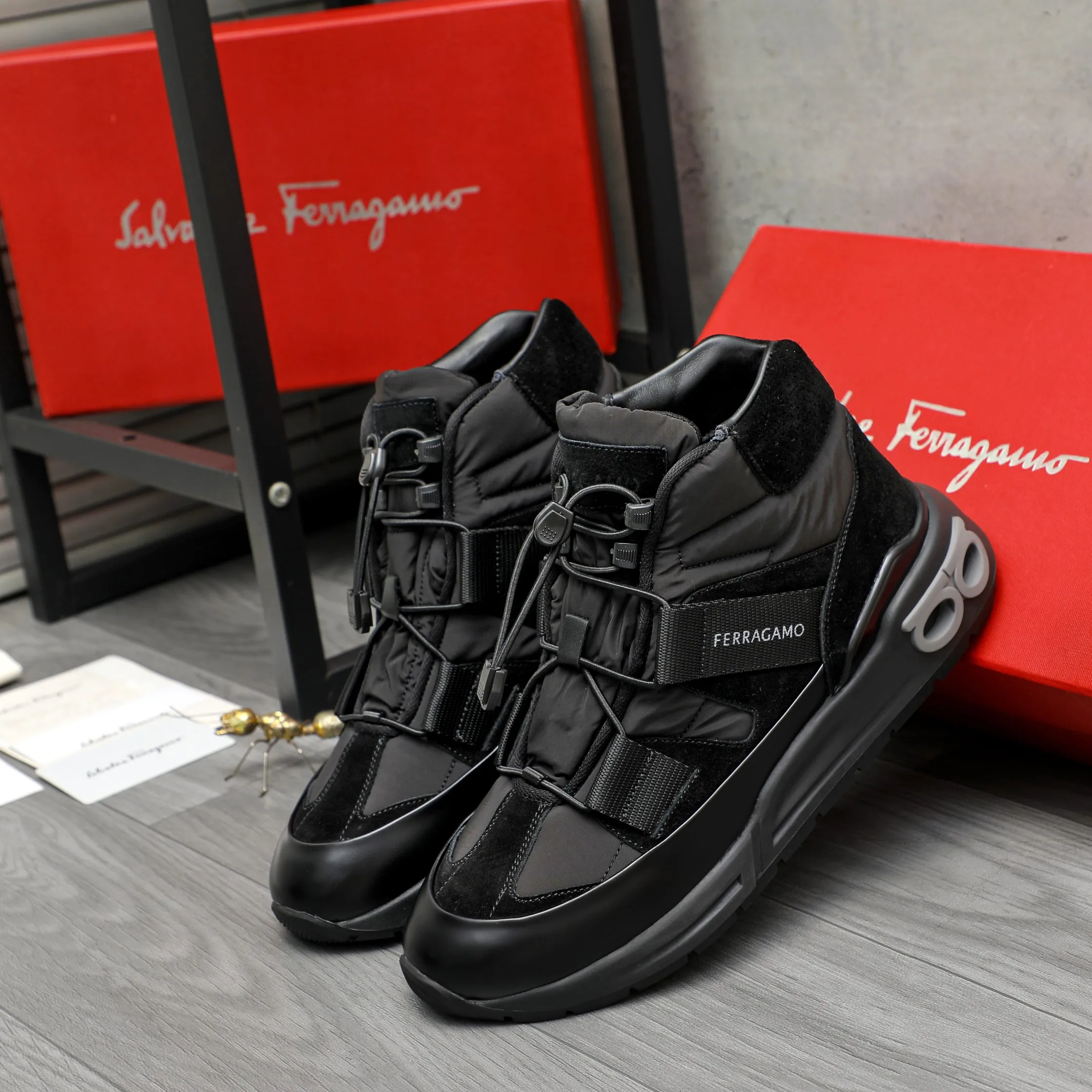 Men's shoes 💰640 Product trademark: Ferragamo "Ferragamo" high-top casual shoes Regular size: 38-46 (45.46 is custom-made and non-returnable) Product materials: Selected frosted cowhide stitching cloth upper, cowhide lining, original outsole
